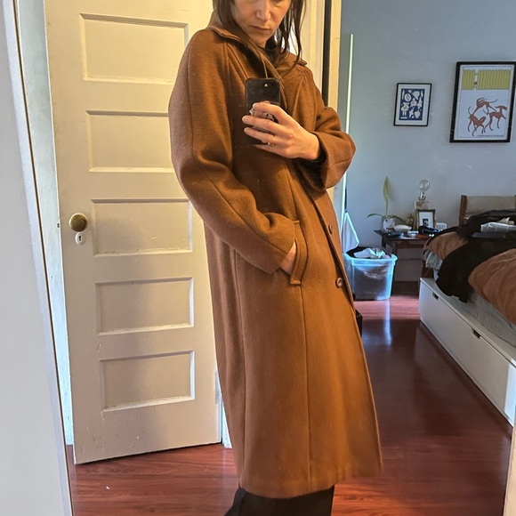 Beautiful vintage wool knee length coat - Picture 2 of 9